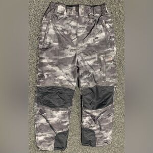 32 Degrees boy or girl size 14/16 waterproof snow pants with zippered pockets